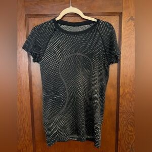 Swiftly Tech Short-Sleeve Shirt 2.0 Hip Length